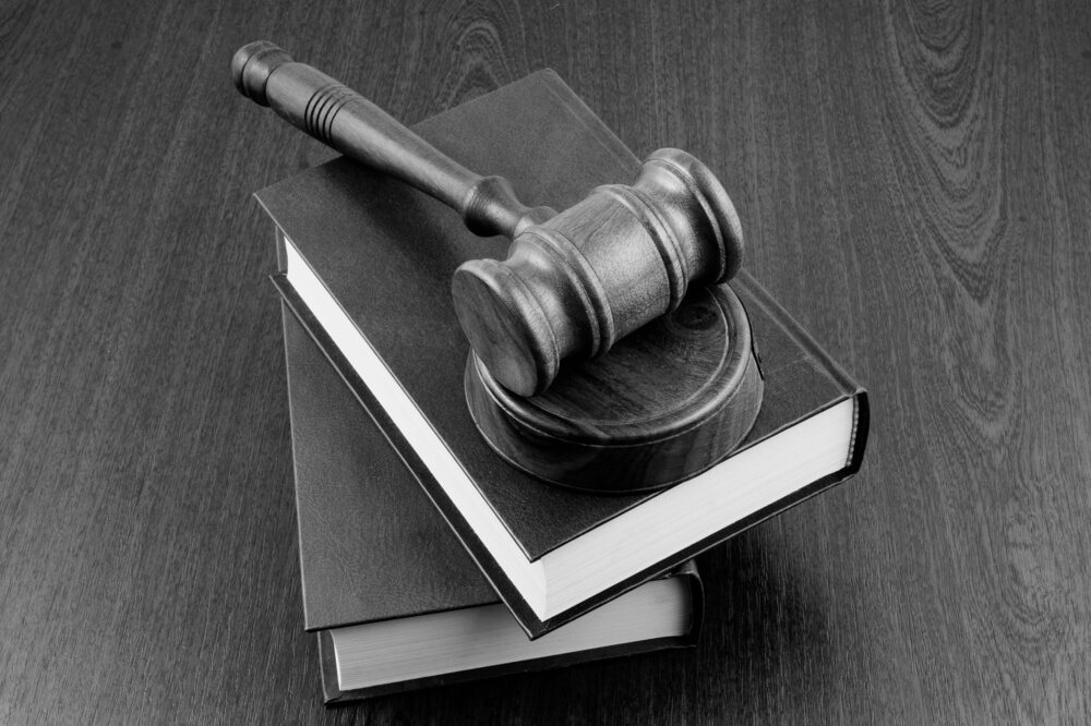 How Legal Advisors Help Businesses Stay Compliant During Changing Regulations