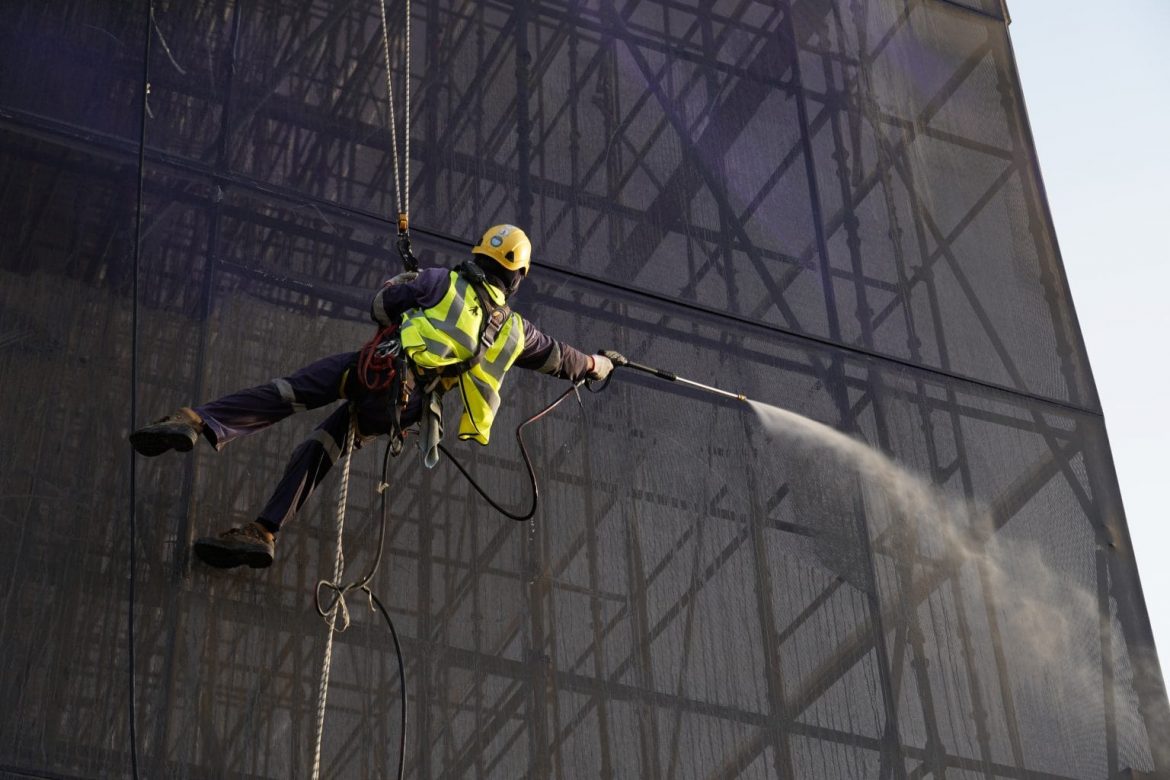 The Details You Miss: What Professional Chandelier Cleaners Notice First